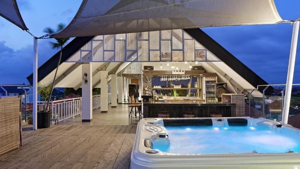 Готель Daun Bali Seminyak 4*