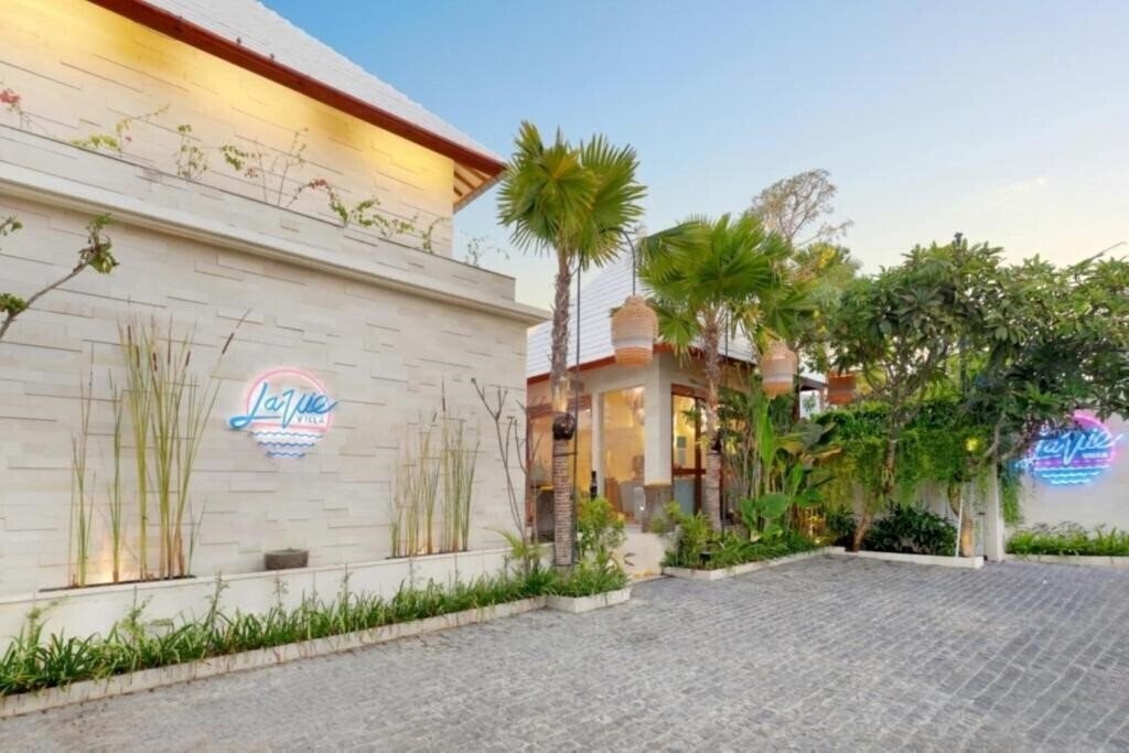 Зображення La Vie Villa Seminyak By Ini Vie Hospitality 4*