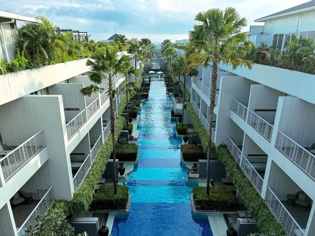 Отель Kanvaz Village Resort Seminyak 5*