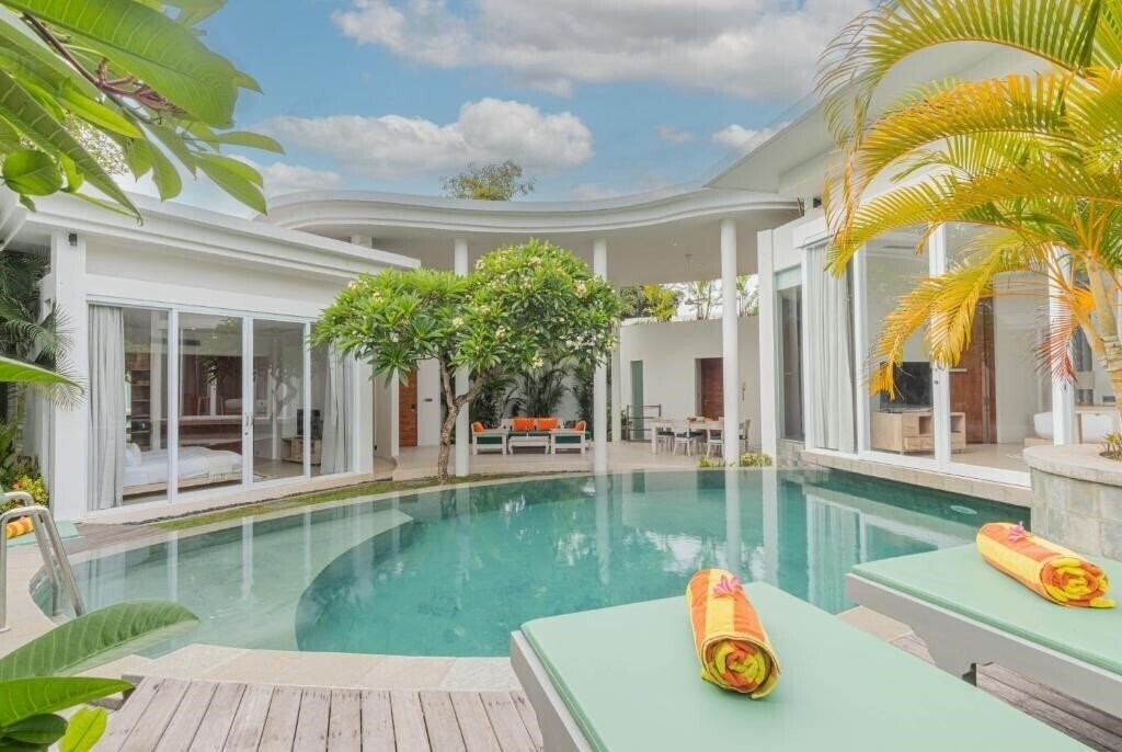 Готель Taman Mesari Luxury Villa 5*