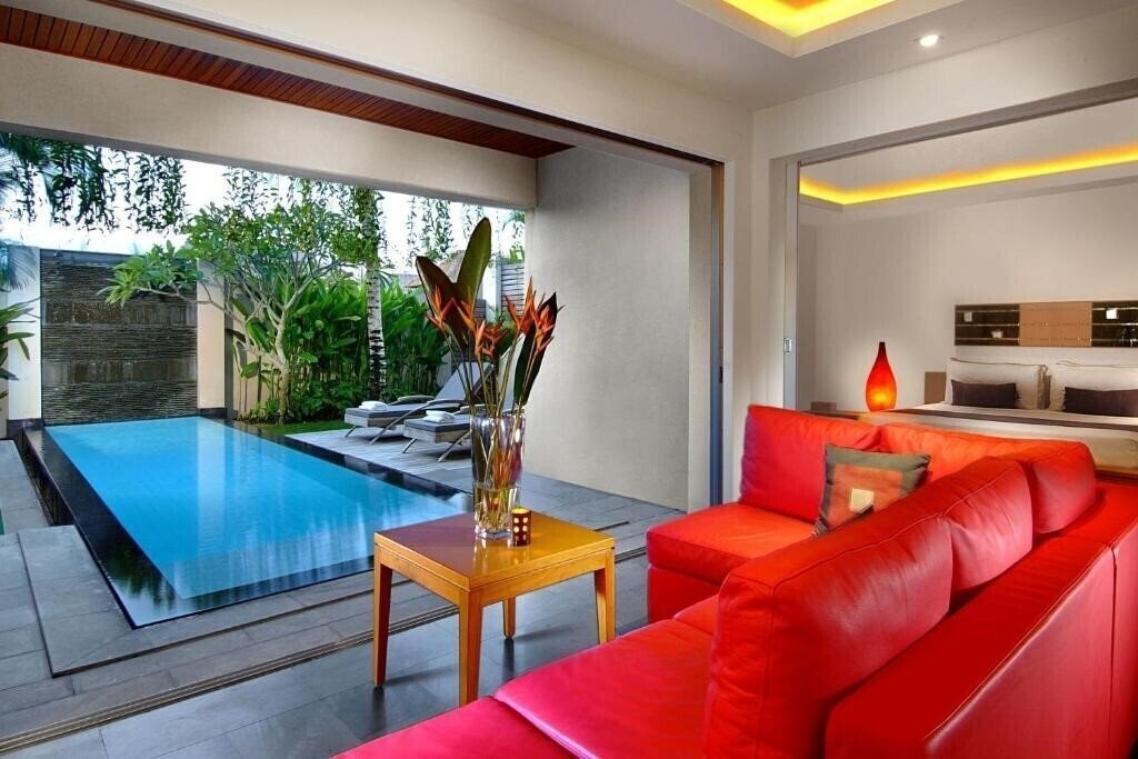 Отель Bali Island Villa & Spa + 4*