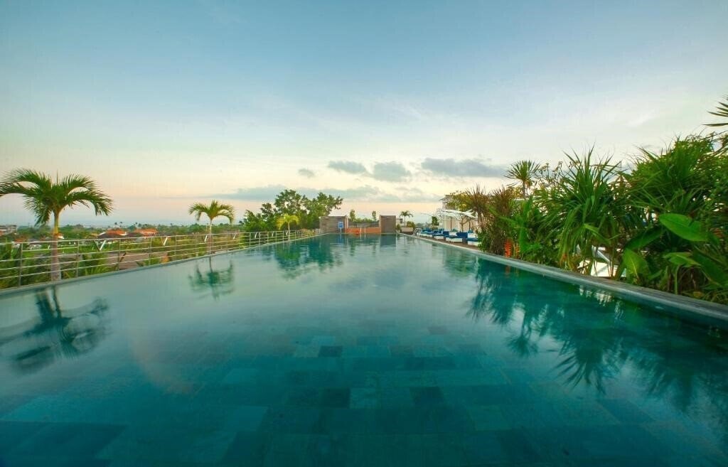 Фото De Vins Sky Hotel Seminyak 4*
