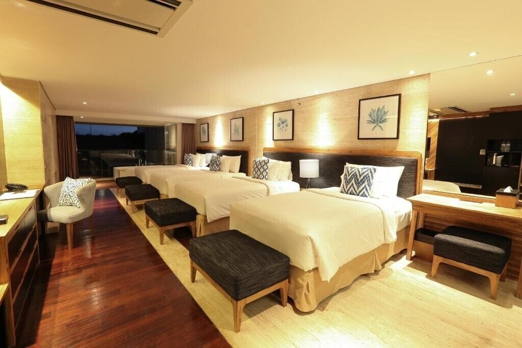 Фотографія De Vins Sky Hotel Seminyak 4*