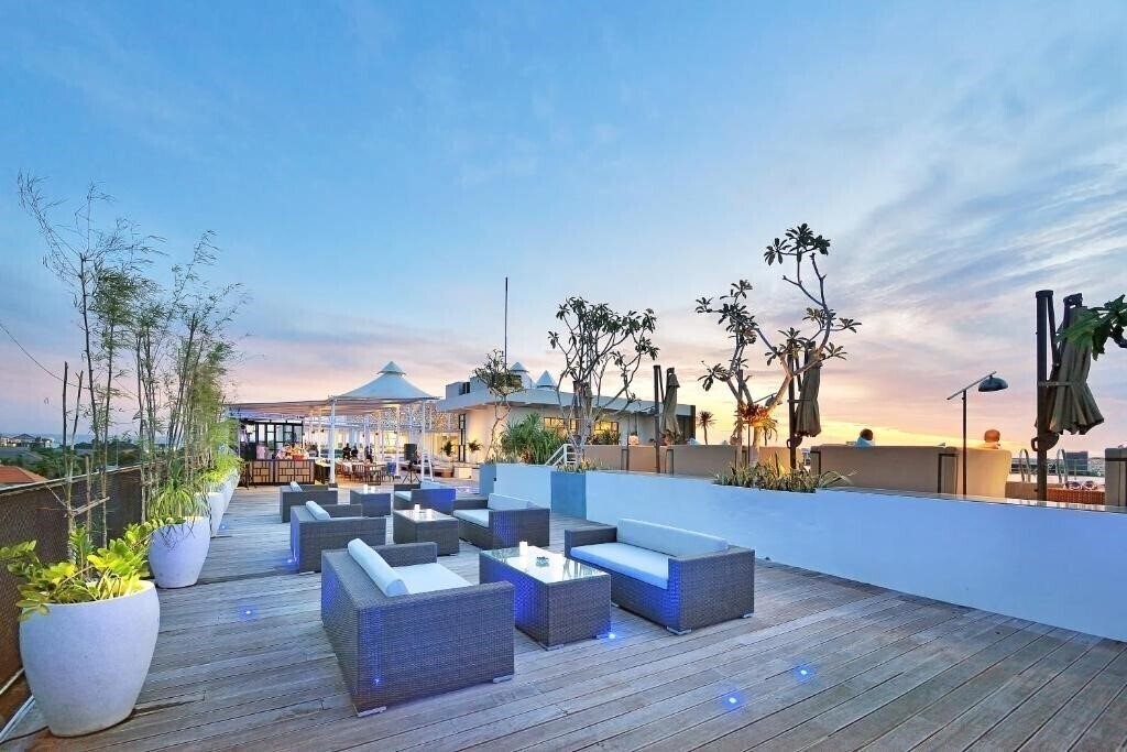 Зображення De Vins Sky Hotel Seminyak 4*