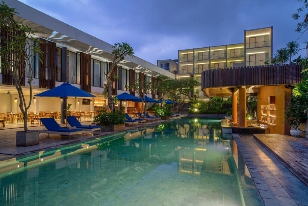 Отель Dialoog Seminyak 4*