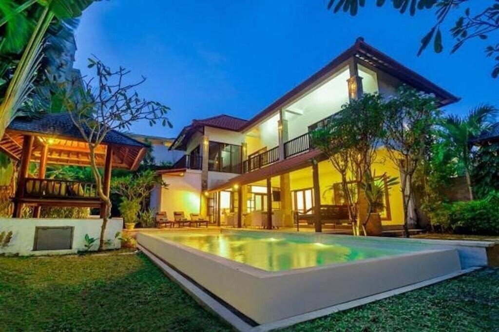 Готель The Mawar Estate 4*