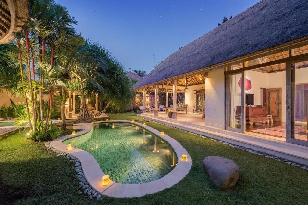 Готель Villa Tirta Naga Bali 4*