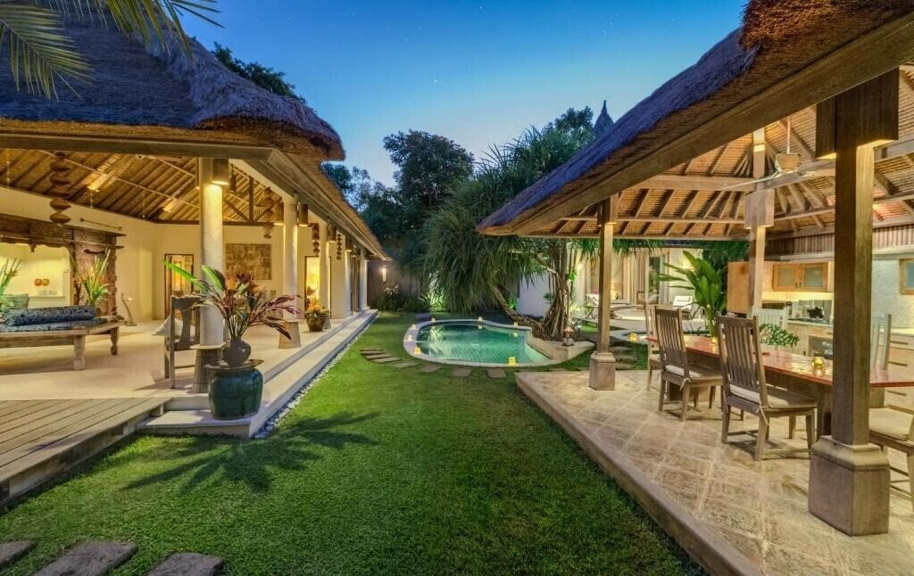 Фото Villa Tirta Naga Bali 4*