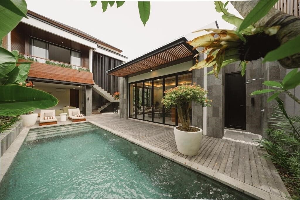 Отель Ruma Villas Seminyak 4*
