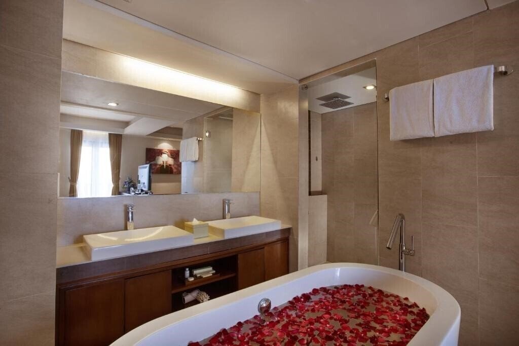 Фотографія Sense Hotel Seminyak 4*