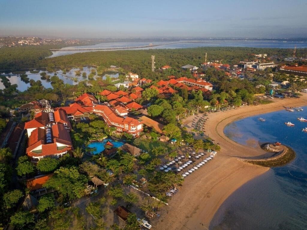 Готель Sol by Melia Bali Benoa 4*