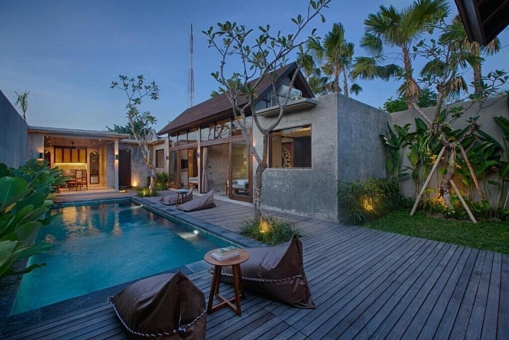 Отель Taman Dharmawangsa Suites Villa вилла