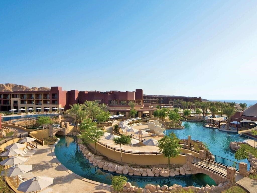 Отель Movenpick Resort Tala Bay Aqaba 5*