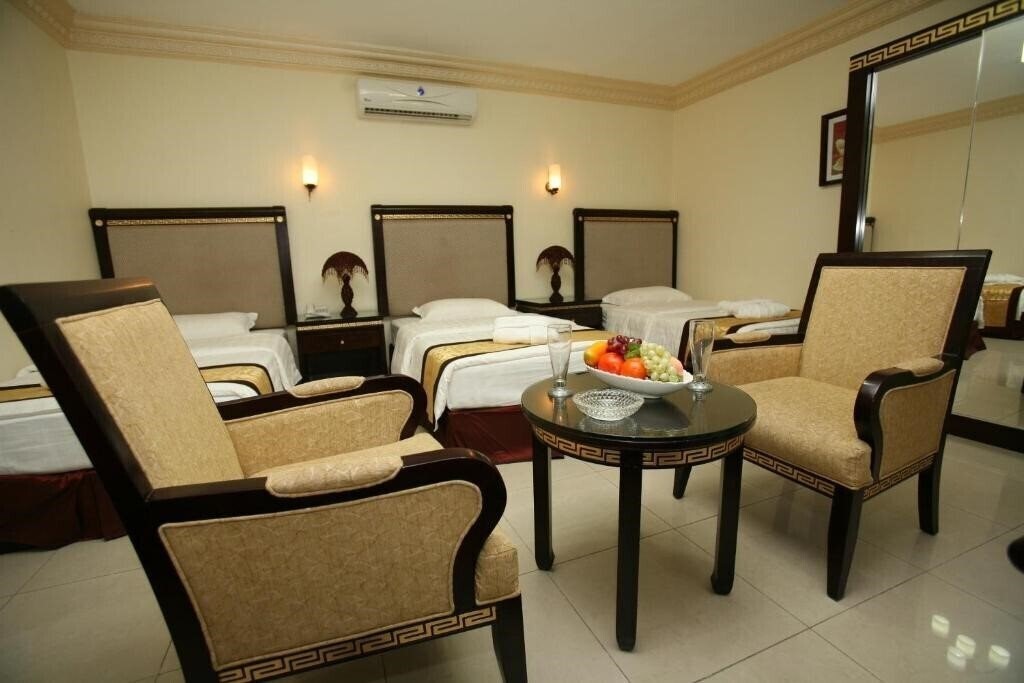 Фото Cedar Hotel 3*