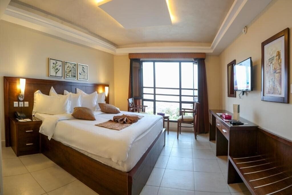 Готель City Tower Hotel 4*