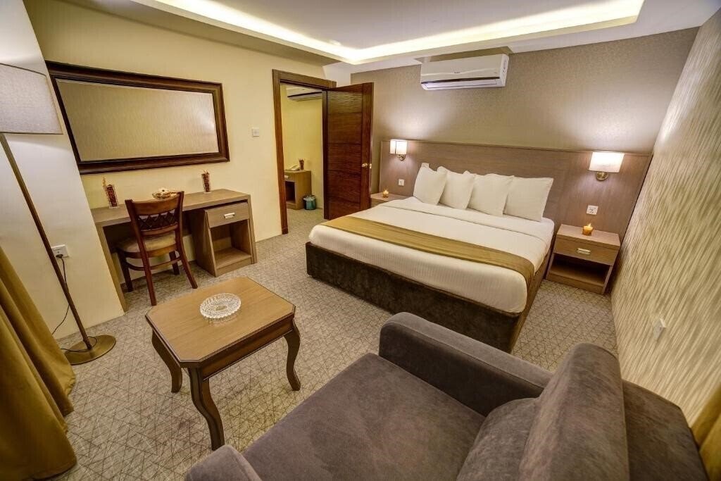 Фотографія Nairoukh Hotel Aqaba 4*