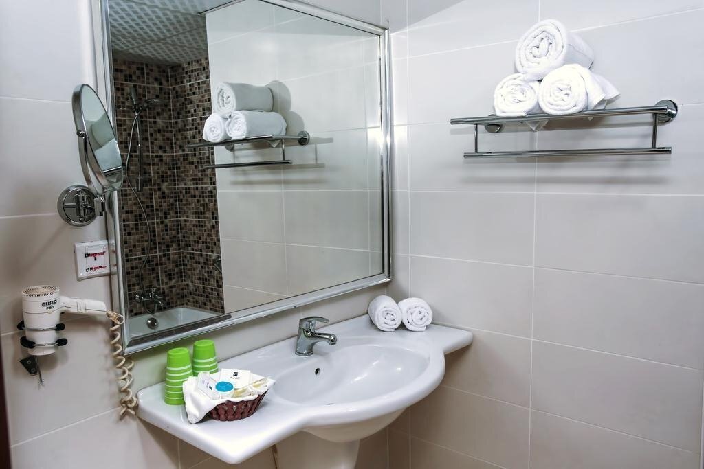 Фото Golden Tulip Red Sea Aqaba Hotel 4*