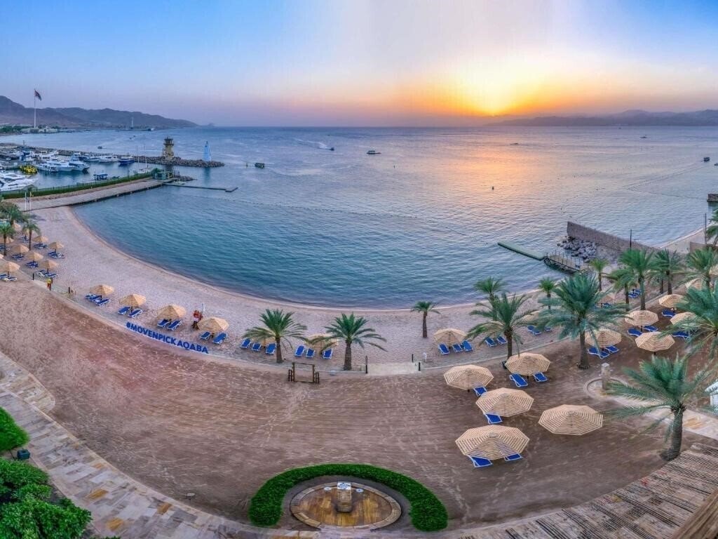 Готель Movenpick Resort & Residence Aqaba 5*