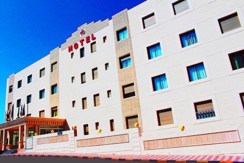 Фото Rest Hills Suites 3*