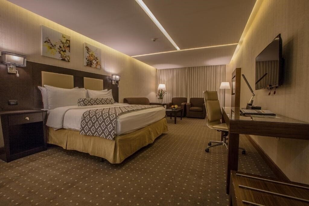 Готель Olive Tree 4*