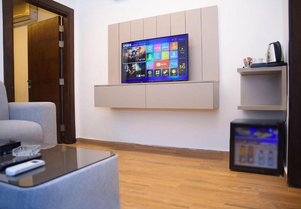 Готель Nairoukh Hotel 3*