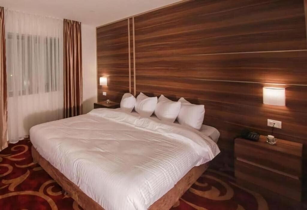 Фото Nairoukh Hotel 3*