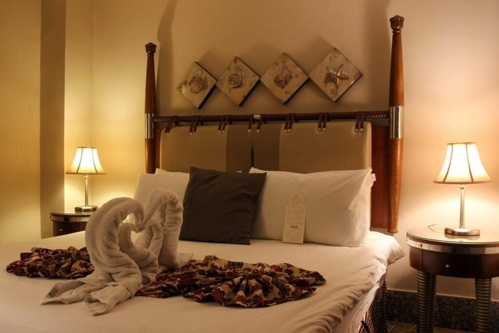 Готель Capri Hotel Suites 3*