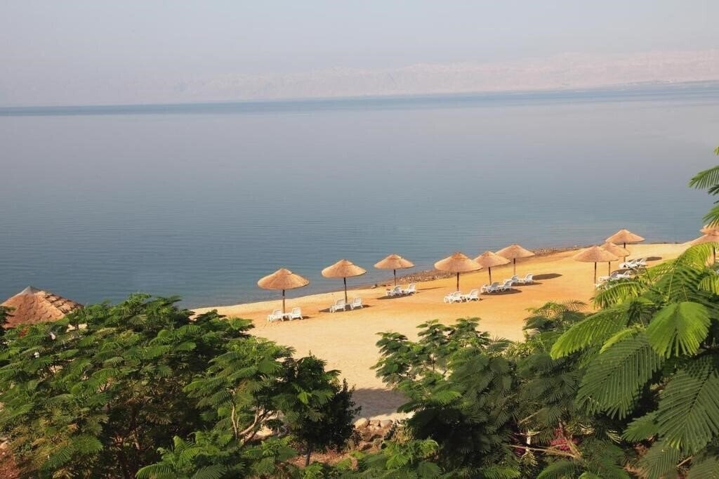 Отель Holiday Inn Resort 4*