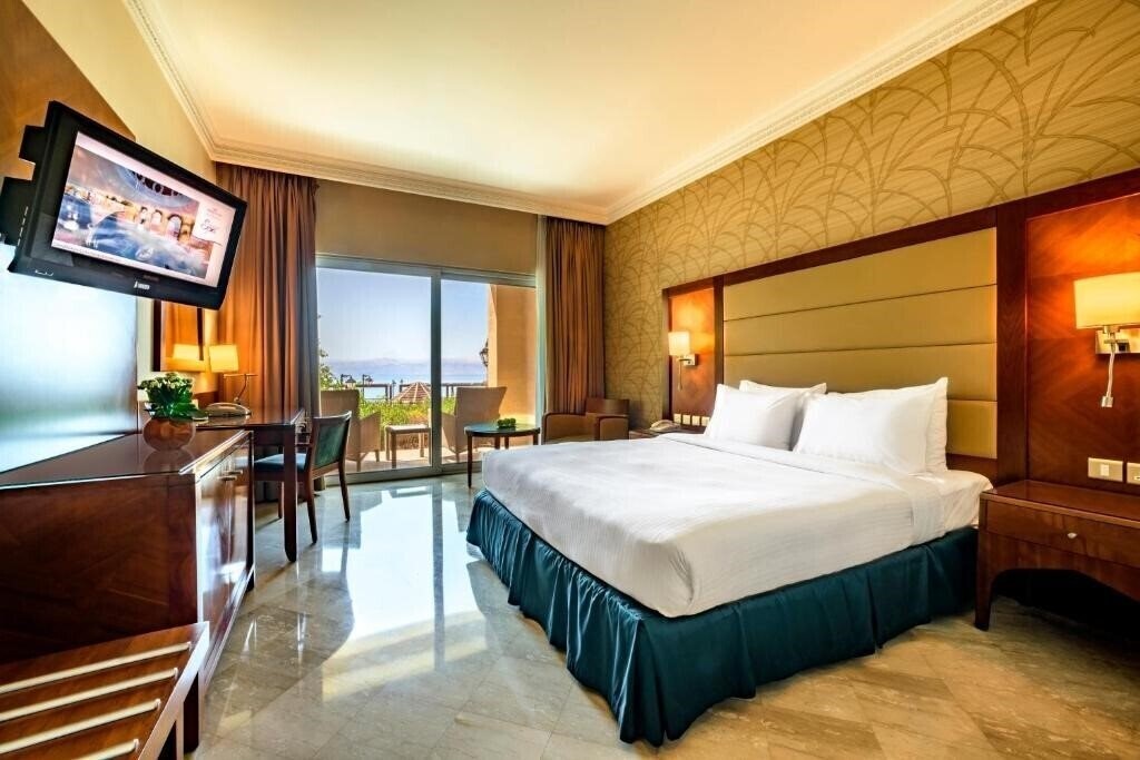 Фотографія Crowne Plaza Jordan Dead Sea Resort & SPA 5*