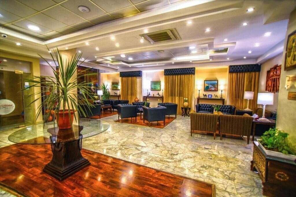 Отель La Maison Hotel 3*