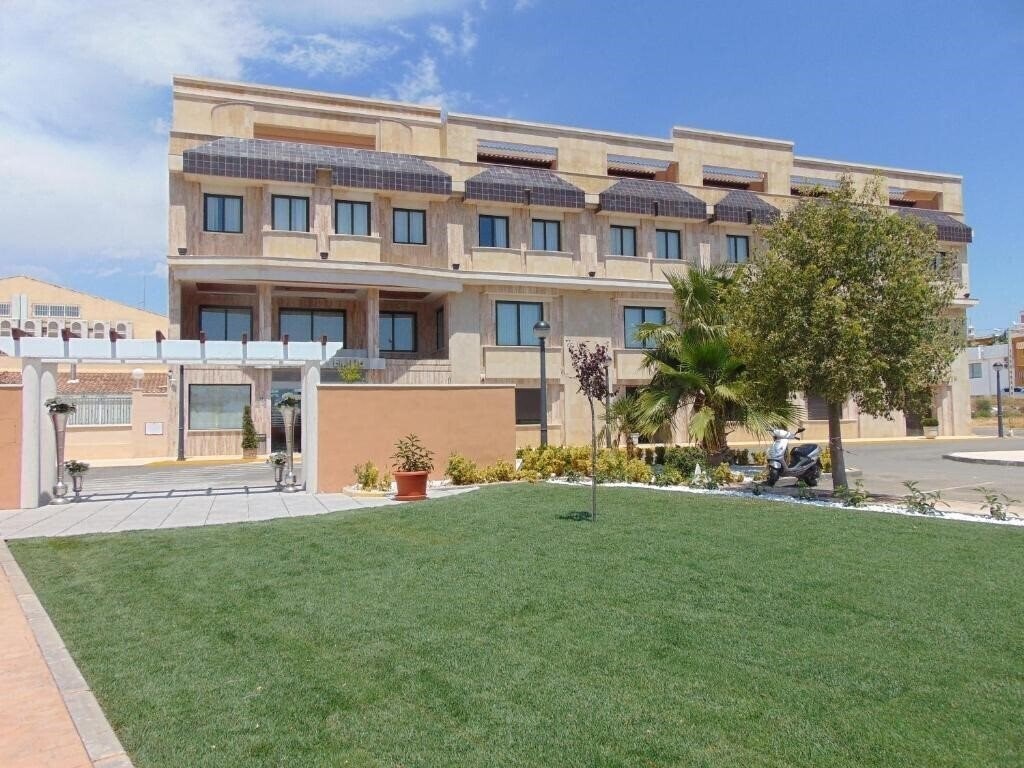 Отель Hotel Restaurante Emilio 3*