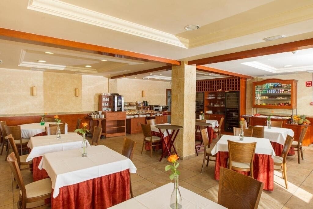 Отель Hostal Noguera 3*