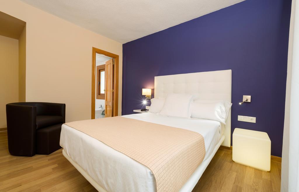 Готель Tryp Ciudad De Alicante 3*