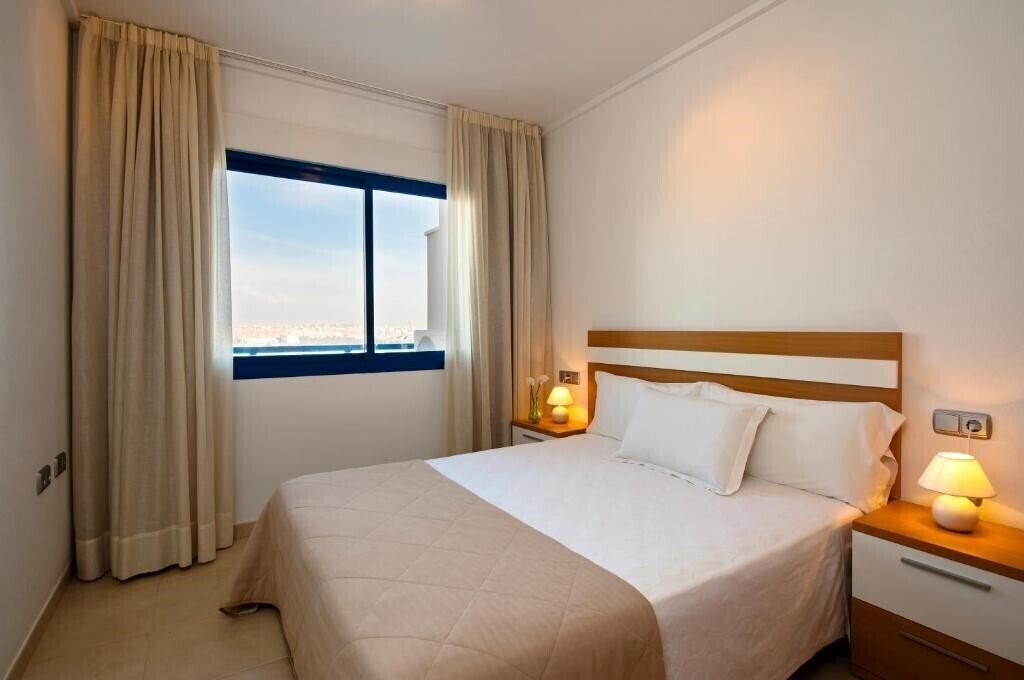 Фото Alicante Hills 4*