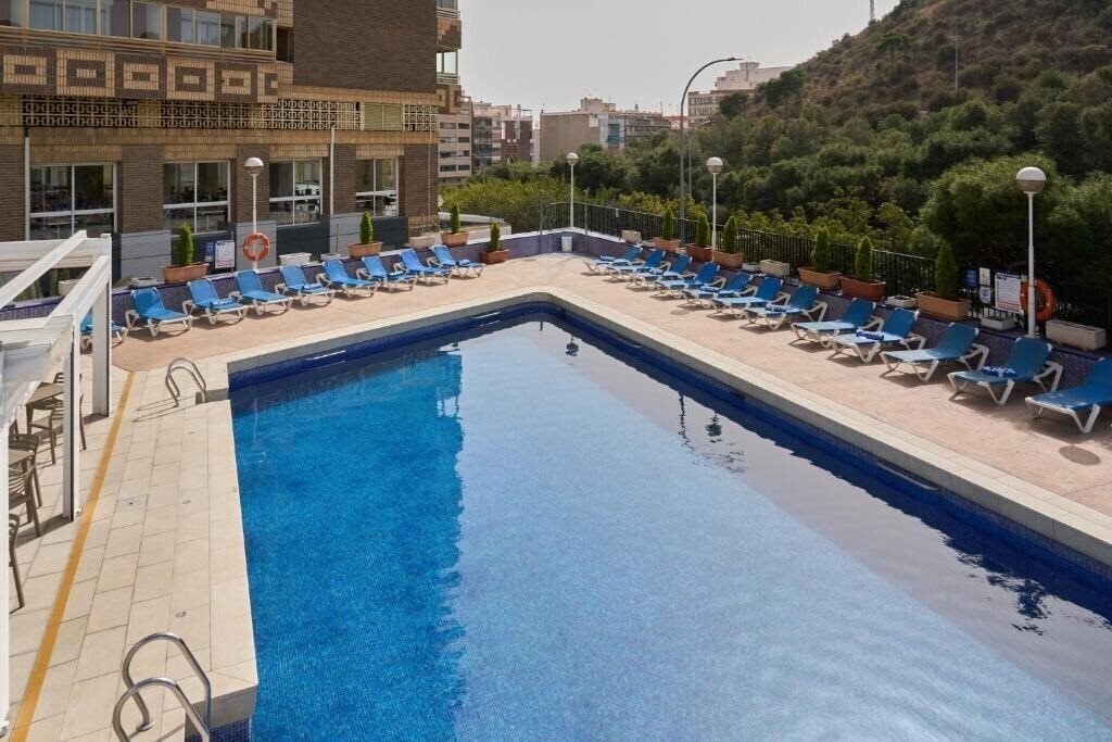 Отель Maya Alicante 3*