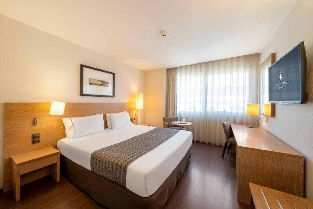 Отель Eurostars Lucentum 4*