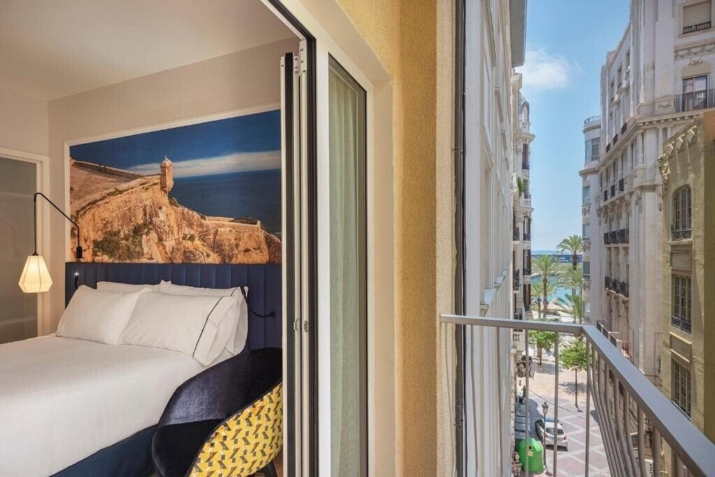 Фото Eurostars Mediterranea Plaza 4*