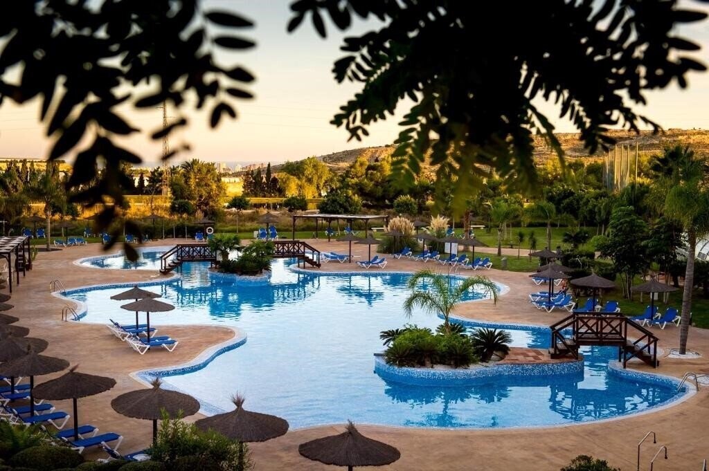 Фотографія Bonalba Alicante 4*