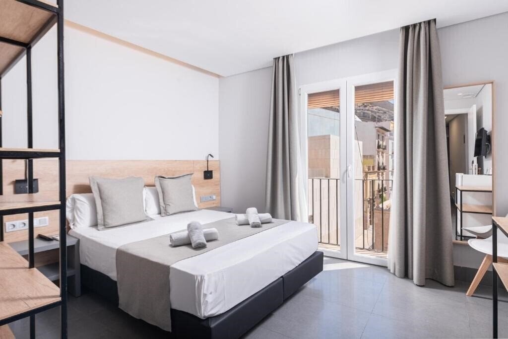 Картинка La Milagrosa 1*