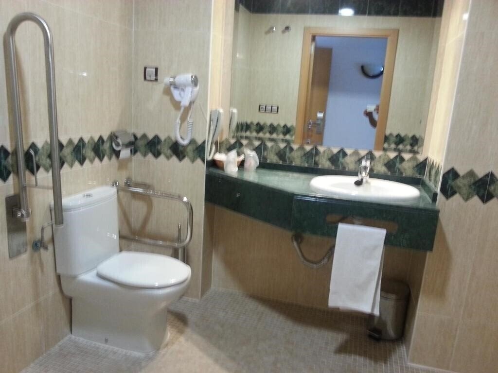 Изображение La Familia Gallo Rojo 4*