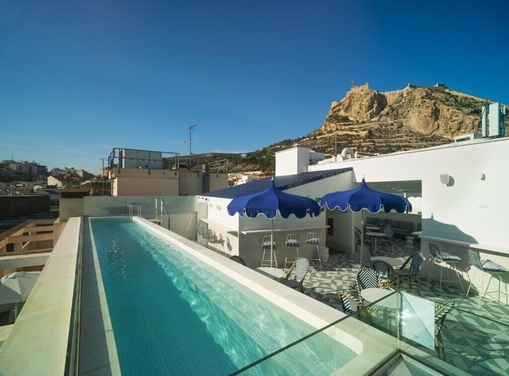 Готель Dormirdcine Alicante 4*