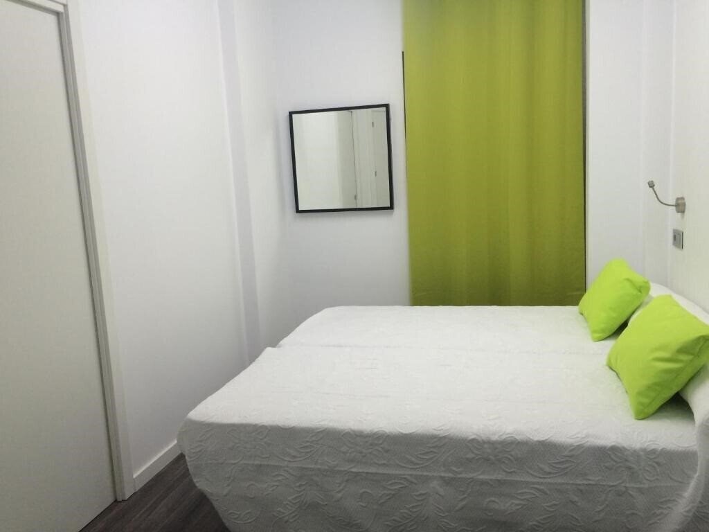 Картинка Chameleon Hostel Alicante 2*