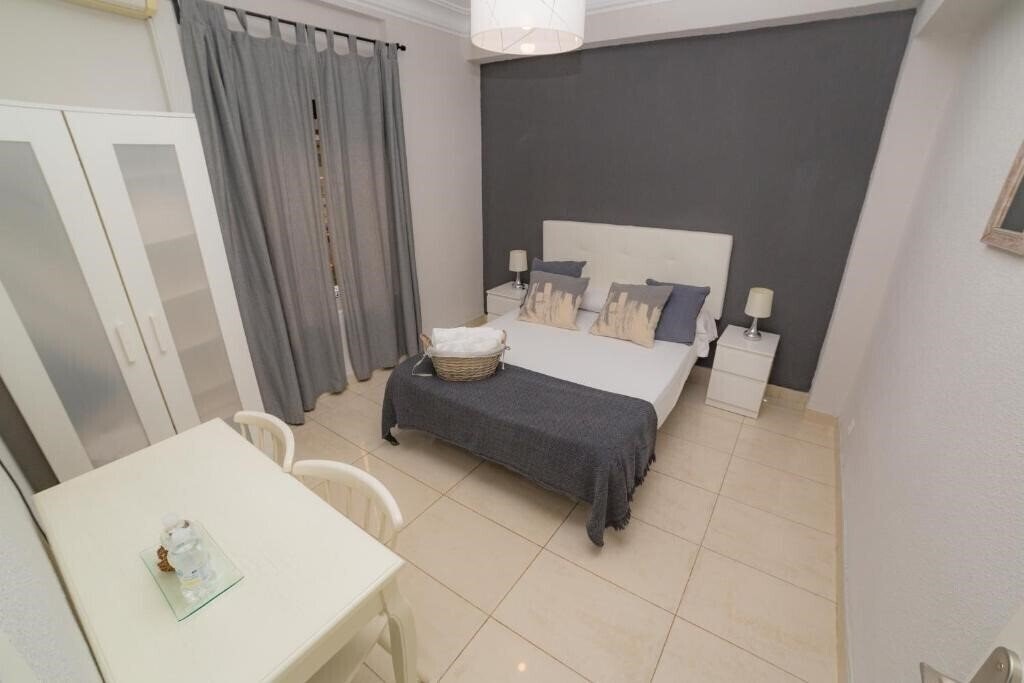 Готель Old Town Alicante 3*