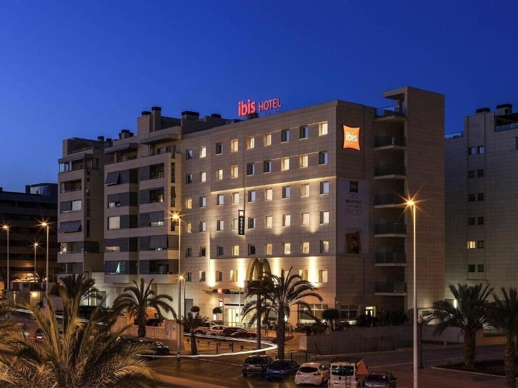 Отель Ibis Elche 3*