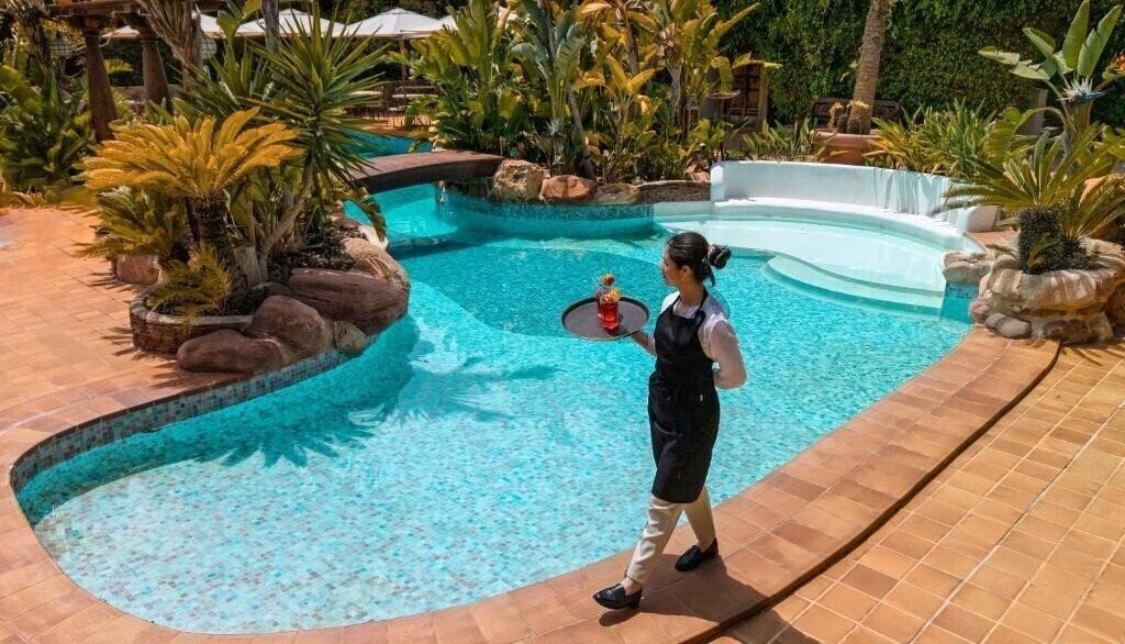 Отель Swiss Moraira 4*