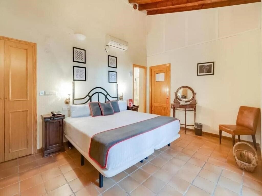 Фото Torre San Joan 2*