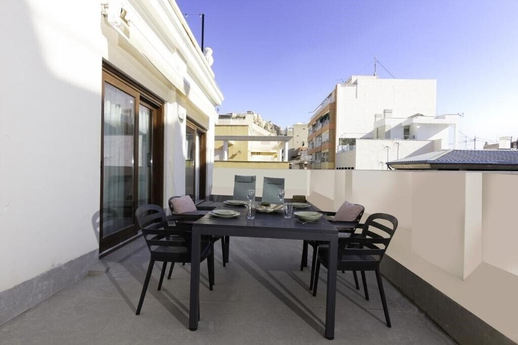 Отель Apartamentos Teatro by Be Alicante 3*