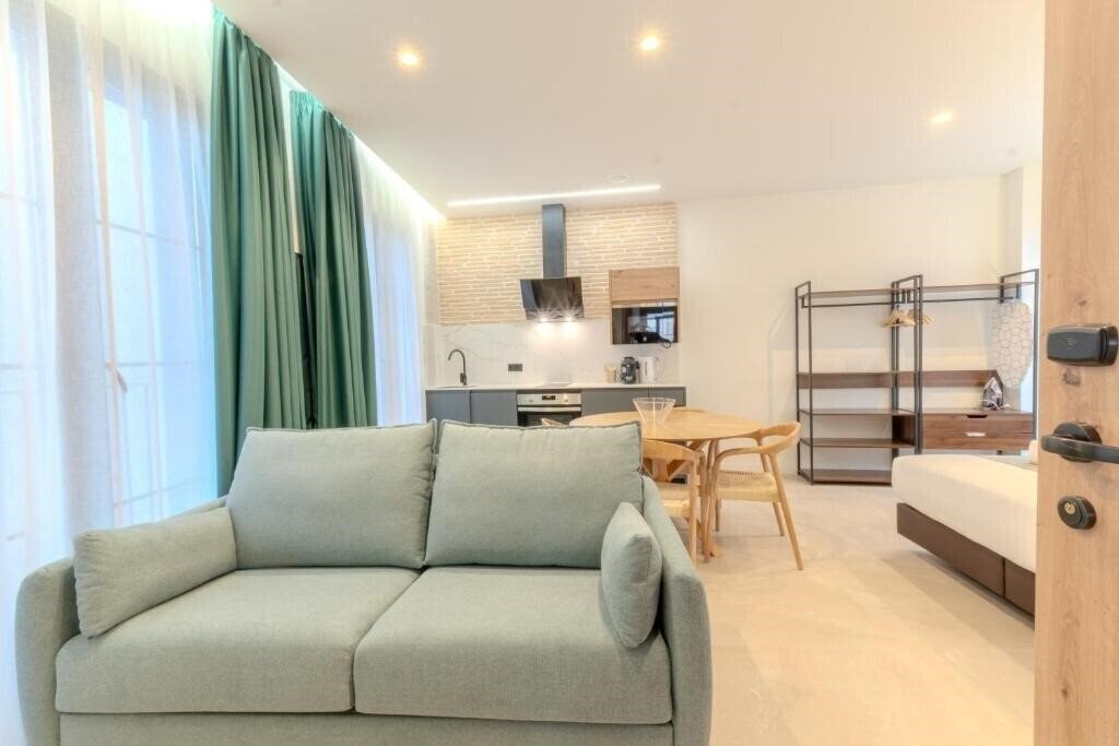Изображение Apartamentos La Basilica by BeAlicante 3*