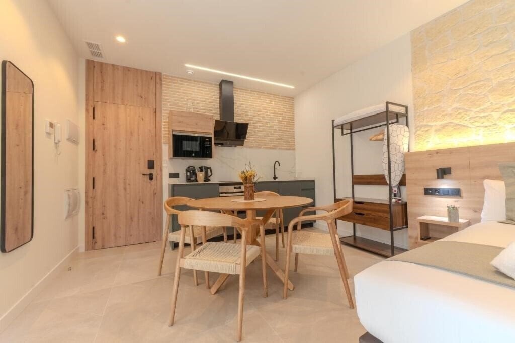 Картинка Apartamentos La Basilica by BeAlicante 3*