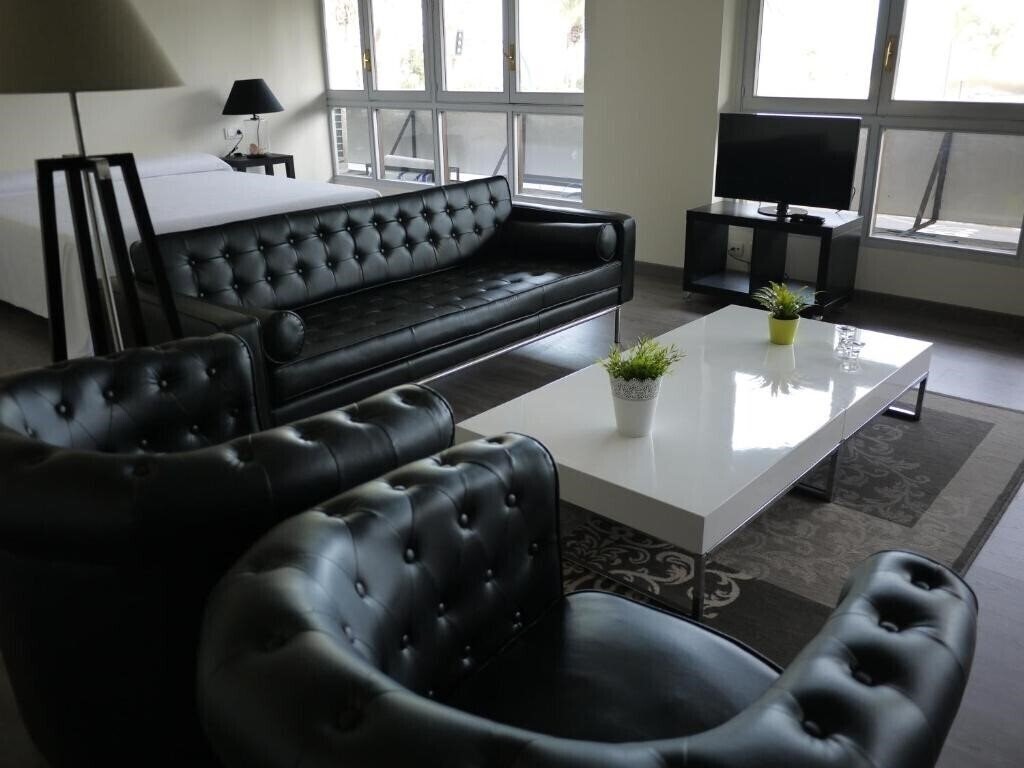 Отель La Portuguesa Apartments 3*